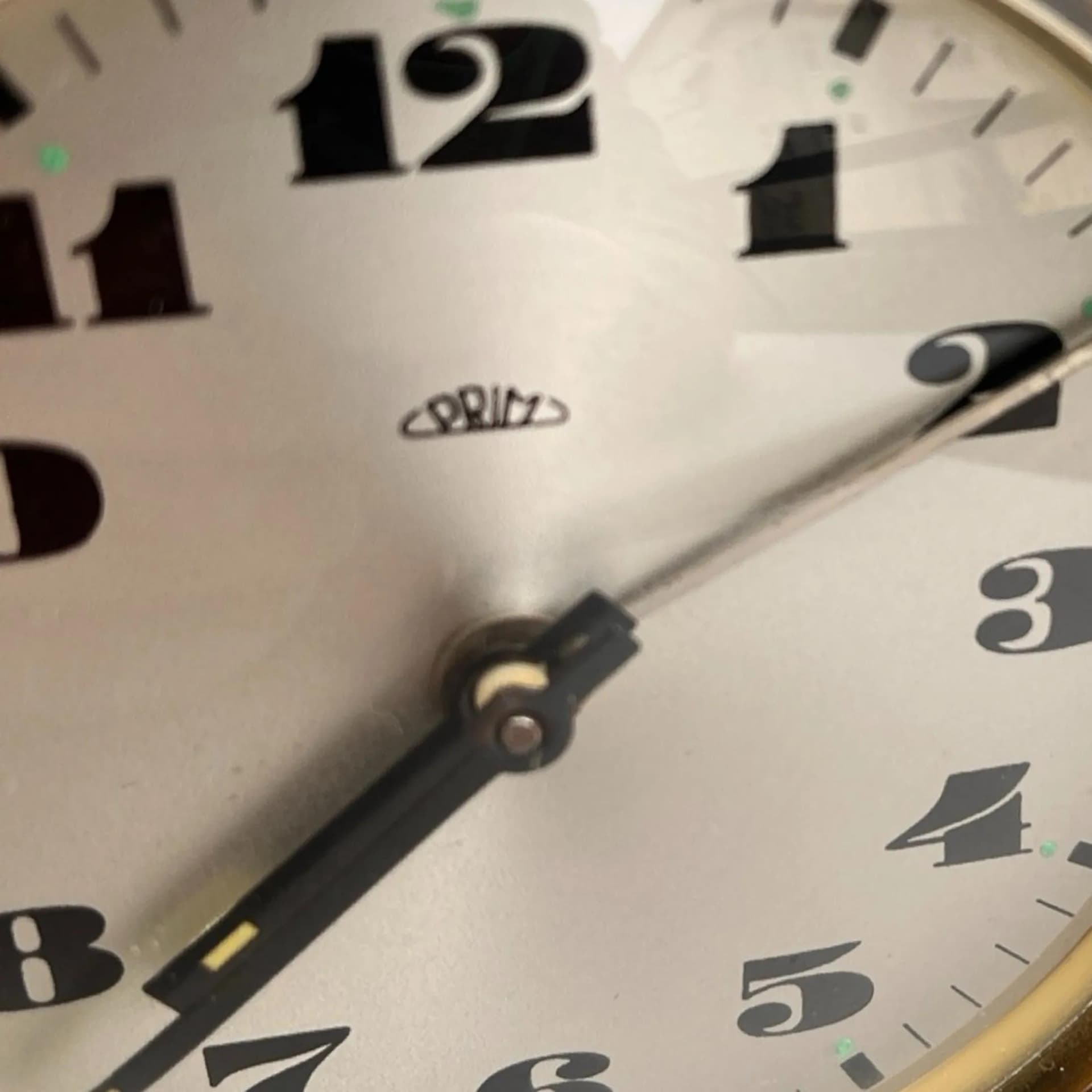 Budzik PRIM, czerwony, metal, Czechosłowacja, lata 70. - 128936