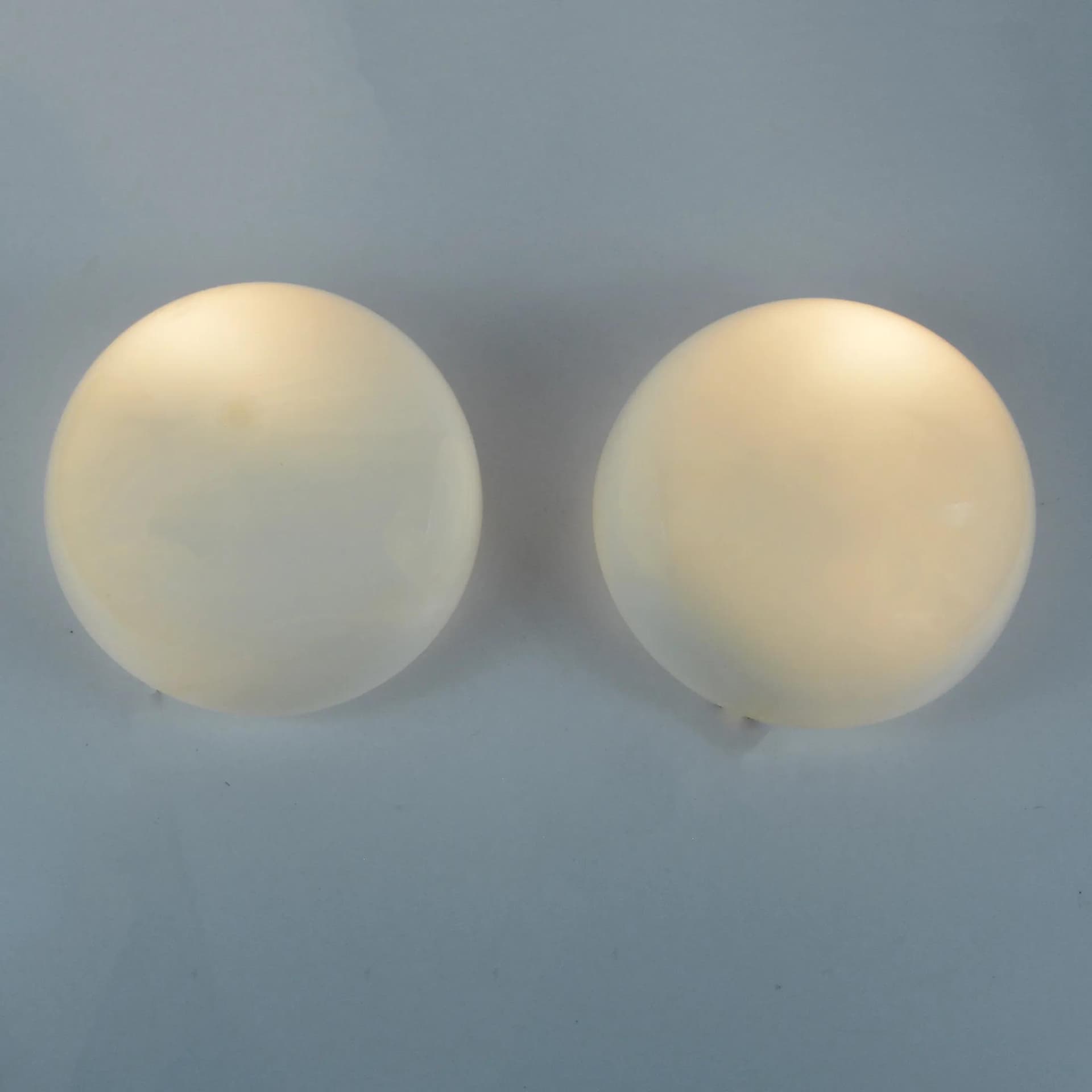 Para plafonów typ 16.S.002, szkło białe, metal szary, Polam, Polska, lata 70. - 128719