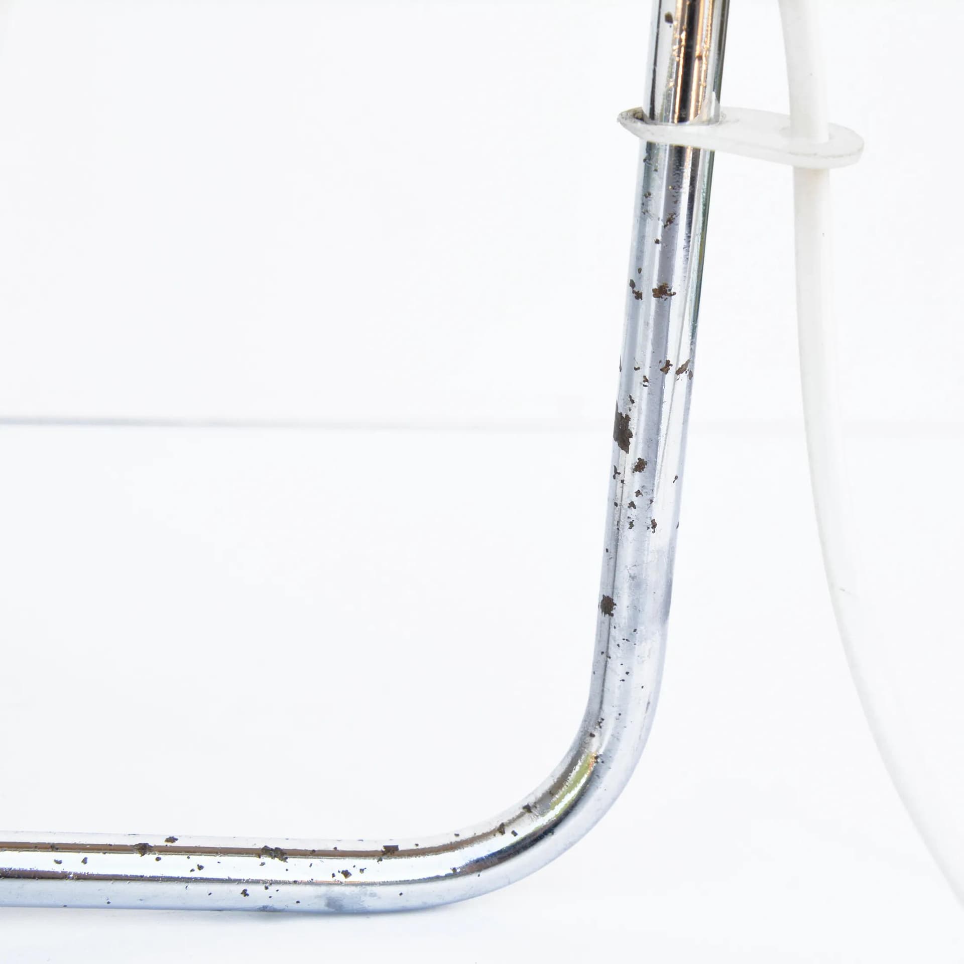 Lampka biurkowa, kremowobiały, metal chromowany, proj. J. Hurka, Napako, Czechosłowacja, lata 60. - 128570