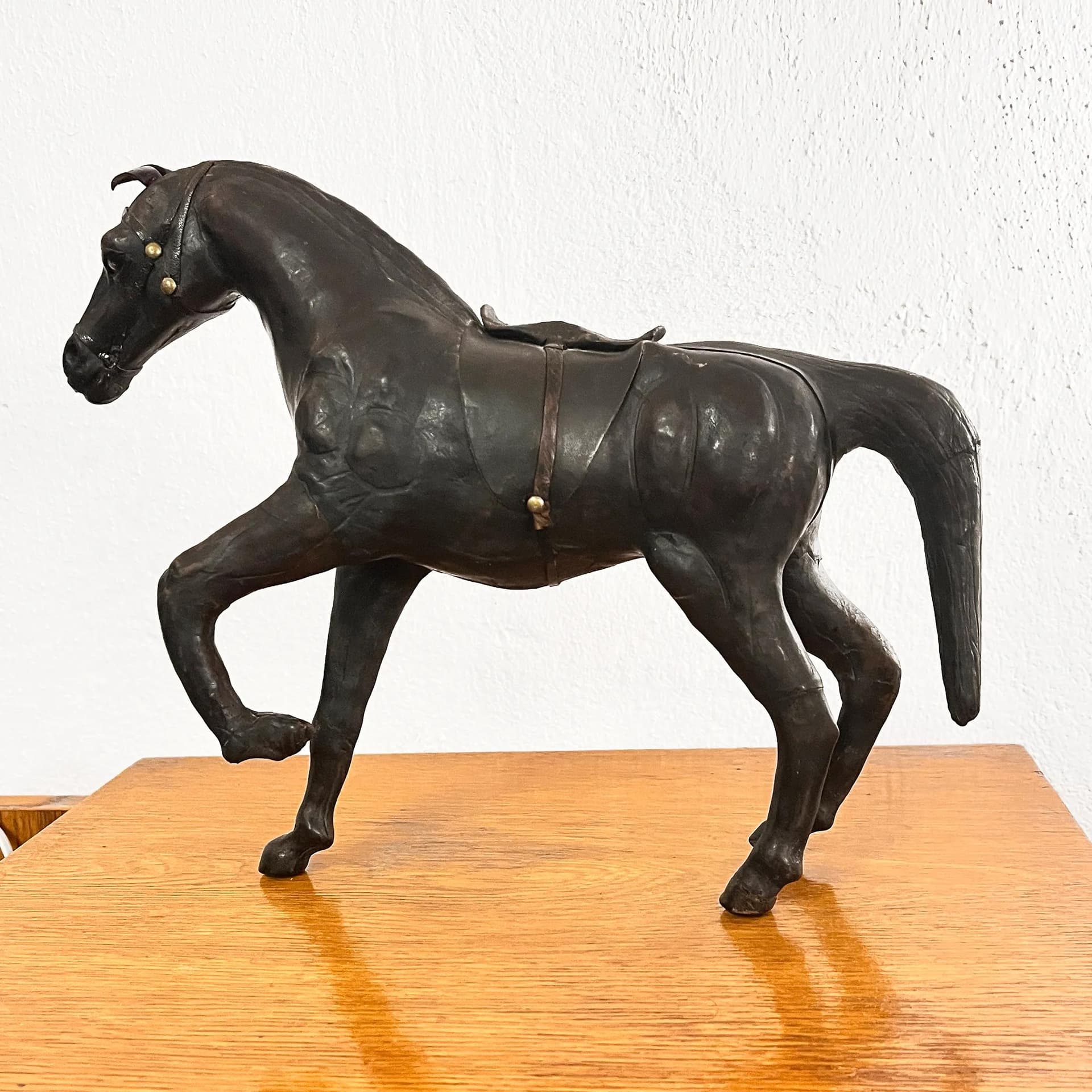 Horse figurine, brown, leather, papier-mâché, Middle East, 1940s - 128025