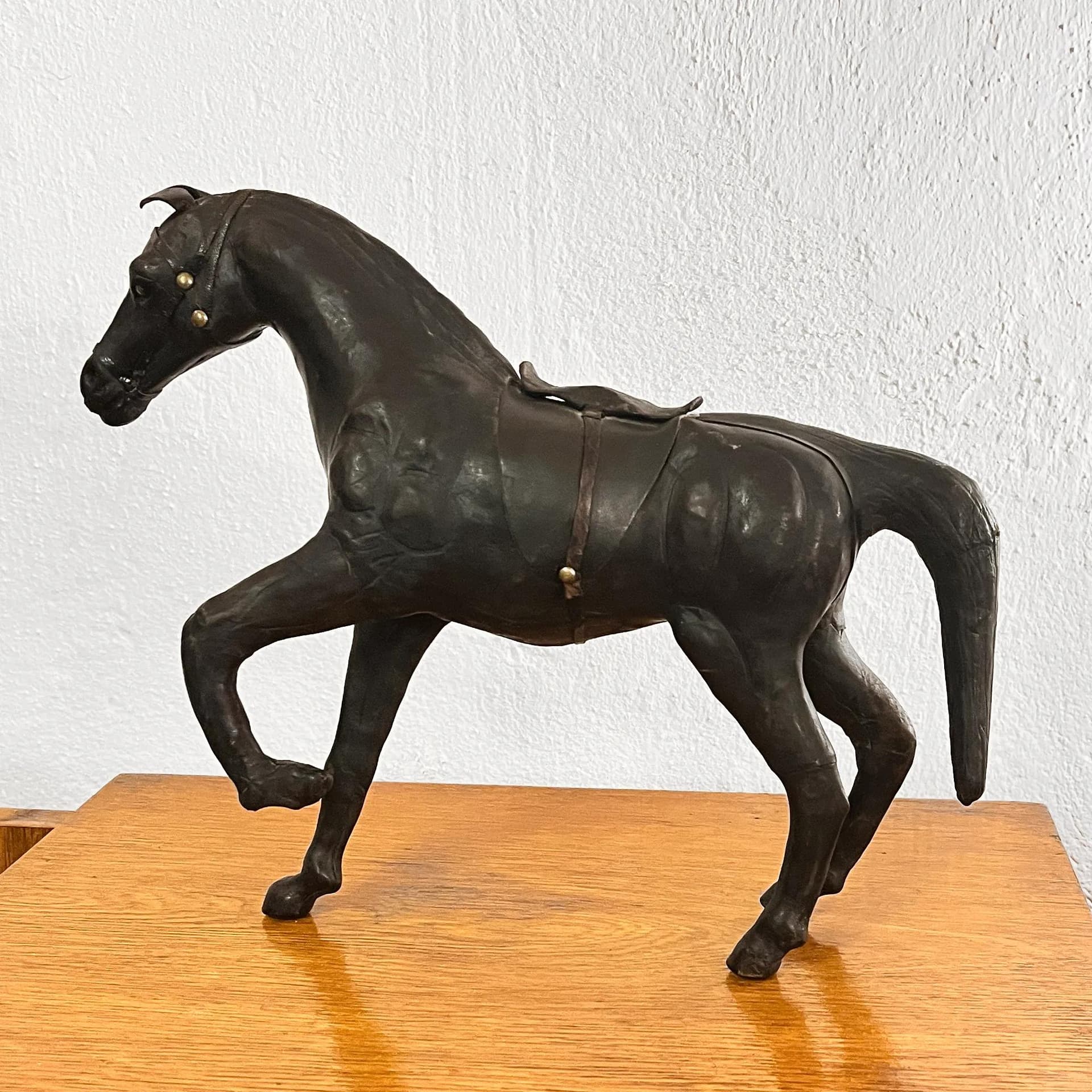 Horse figurine, brown, leather, papier-mâché, Middle East, 1940s - 128029