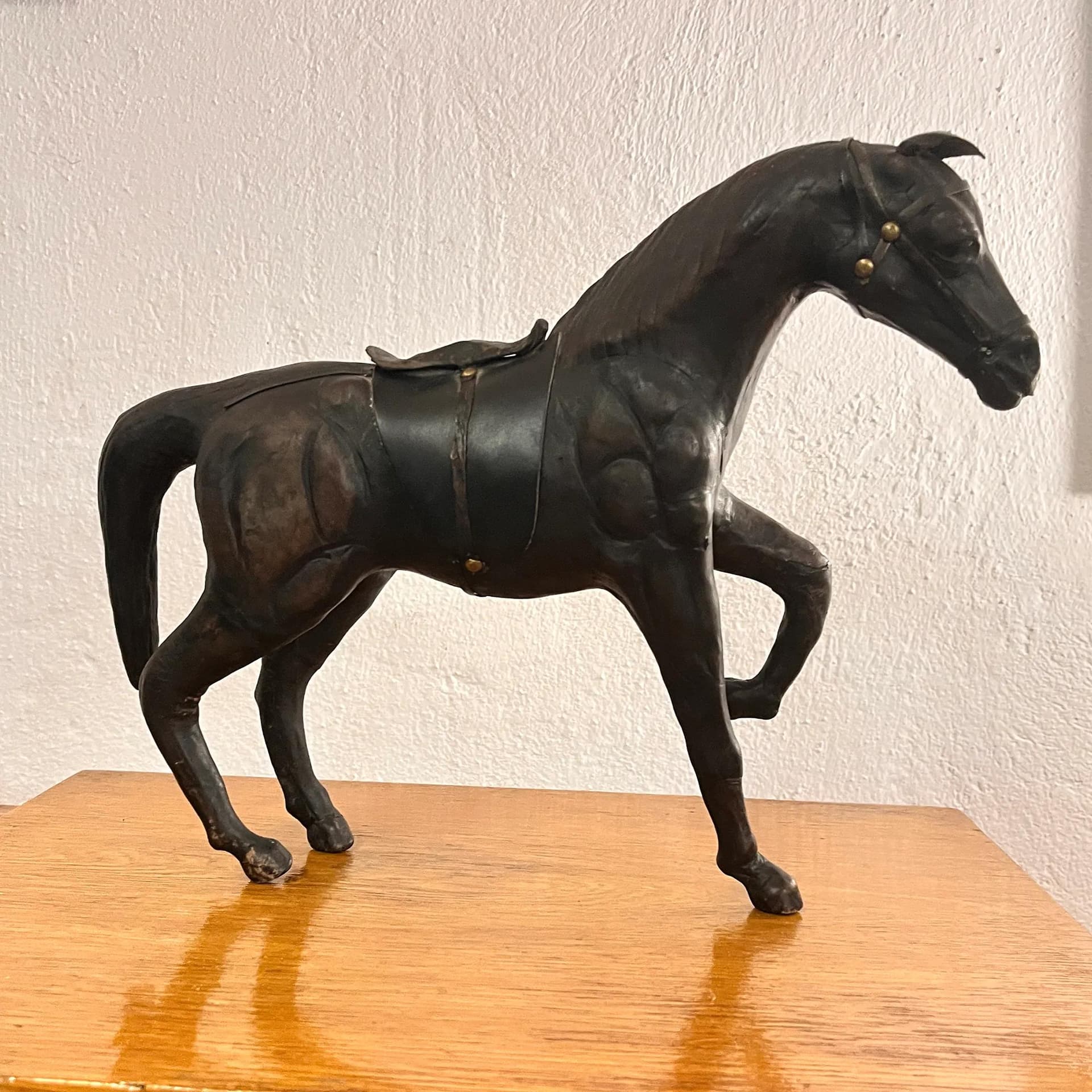Horse figurine, brown, leather, papier-mâché, Middle East, 1940s - 128031