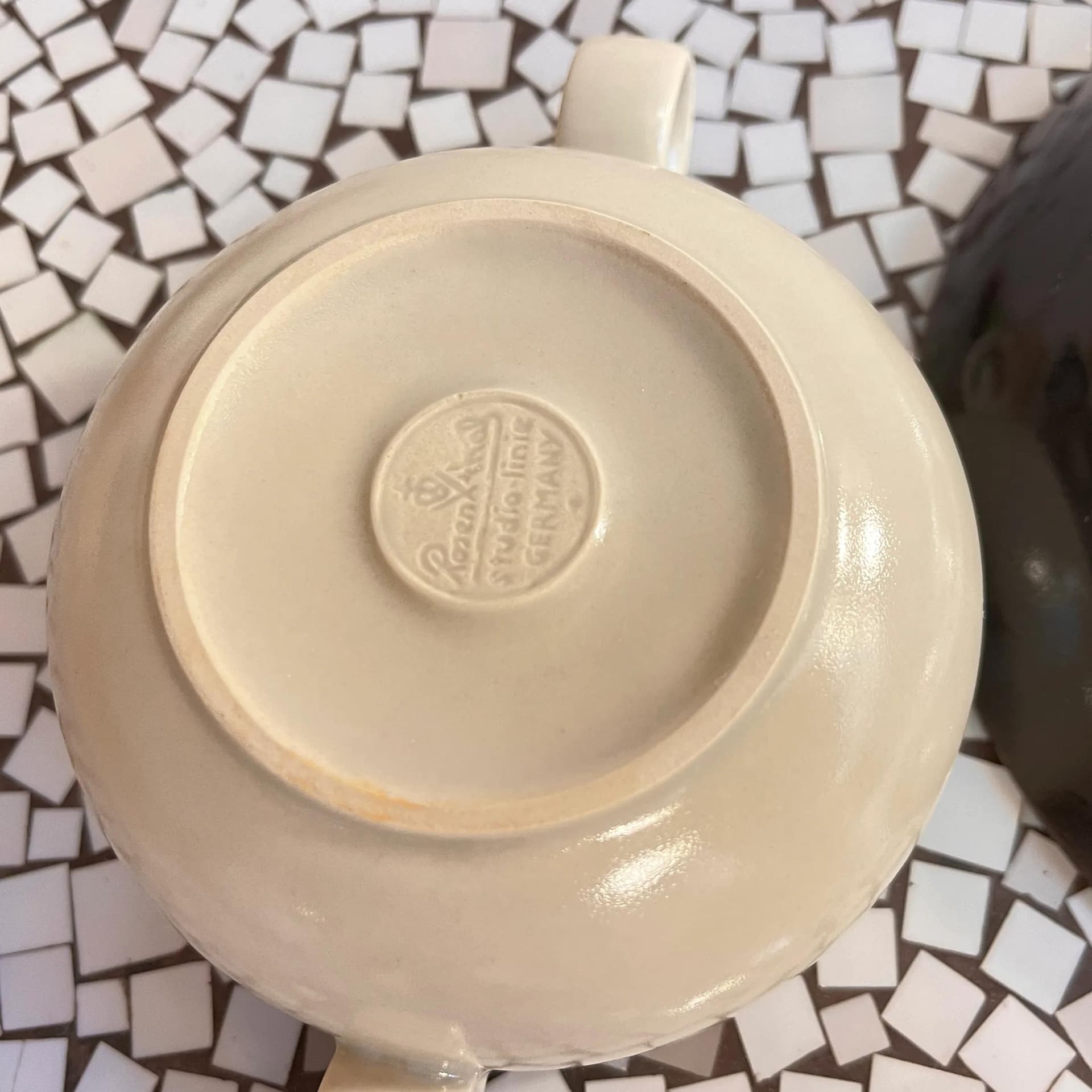 Bulionetka Terra Campagna, porcelana beżowy, proj. W. Karnagel, Rosenthal Studio-line, Niemcy, lata 70. - 127674