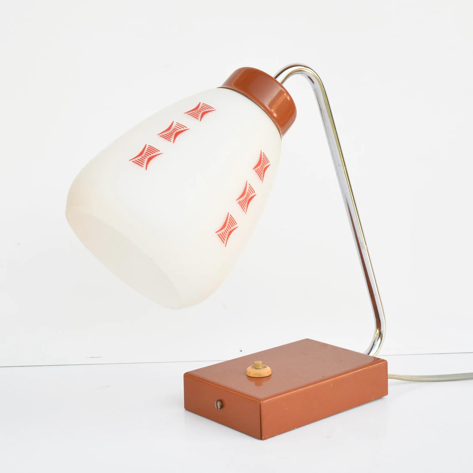 Lampa stołowa L 197-1383, szkło mleczne, stal brązowy, chrom, proj. J. Hurka, Lidokov, Czechosłowacja, lata 60. - 127522