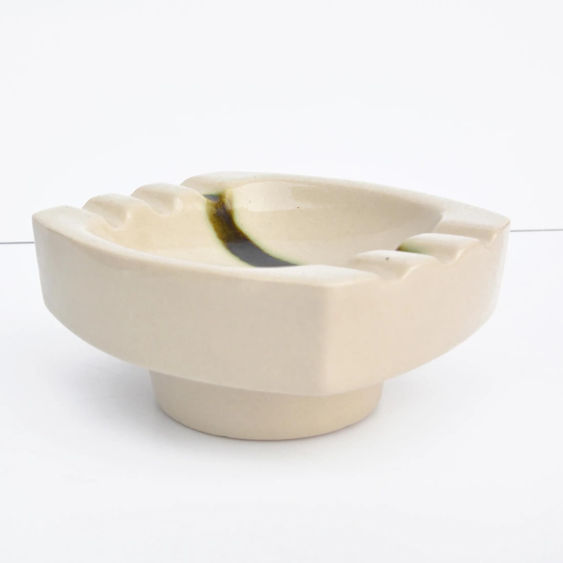 Ashtray Brussel, beige ceramic, Ditmar Urbach, Czechoslovakia, 1960s. - 127099