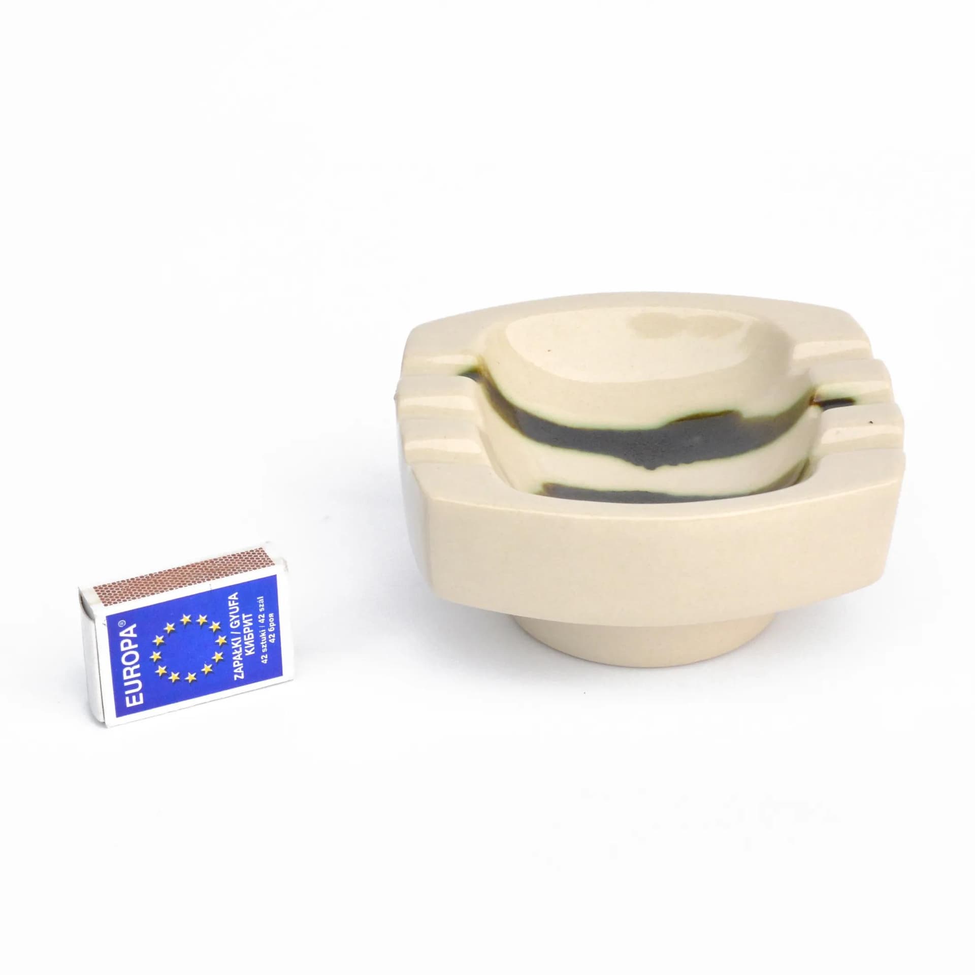 Ashtray Brussel, beige ceramic, Ditmar Urbach, Czechoslovakia, 1960s. - 127098