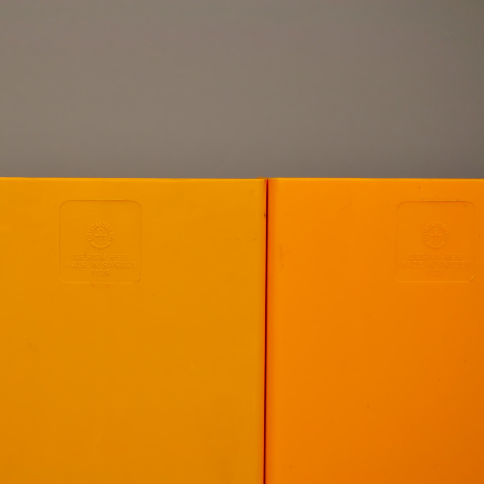 Zestaw stojaków na płyty winylowe, pomarańczowy, plastik, Szwecja, lata 70. - 1062