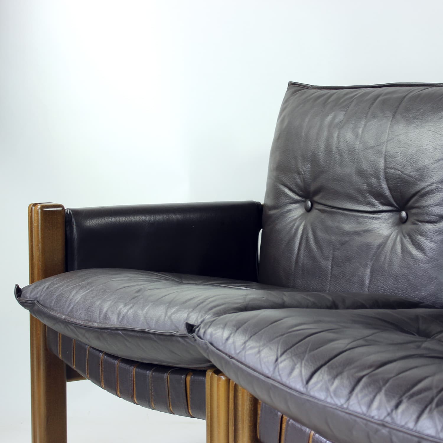 Sofa dwuosobowa Eduard, orzech ciemny, skóra ciemnobrązowa, proj. B. Hála, TON, Czechy, lata 80. - 130026