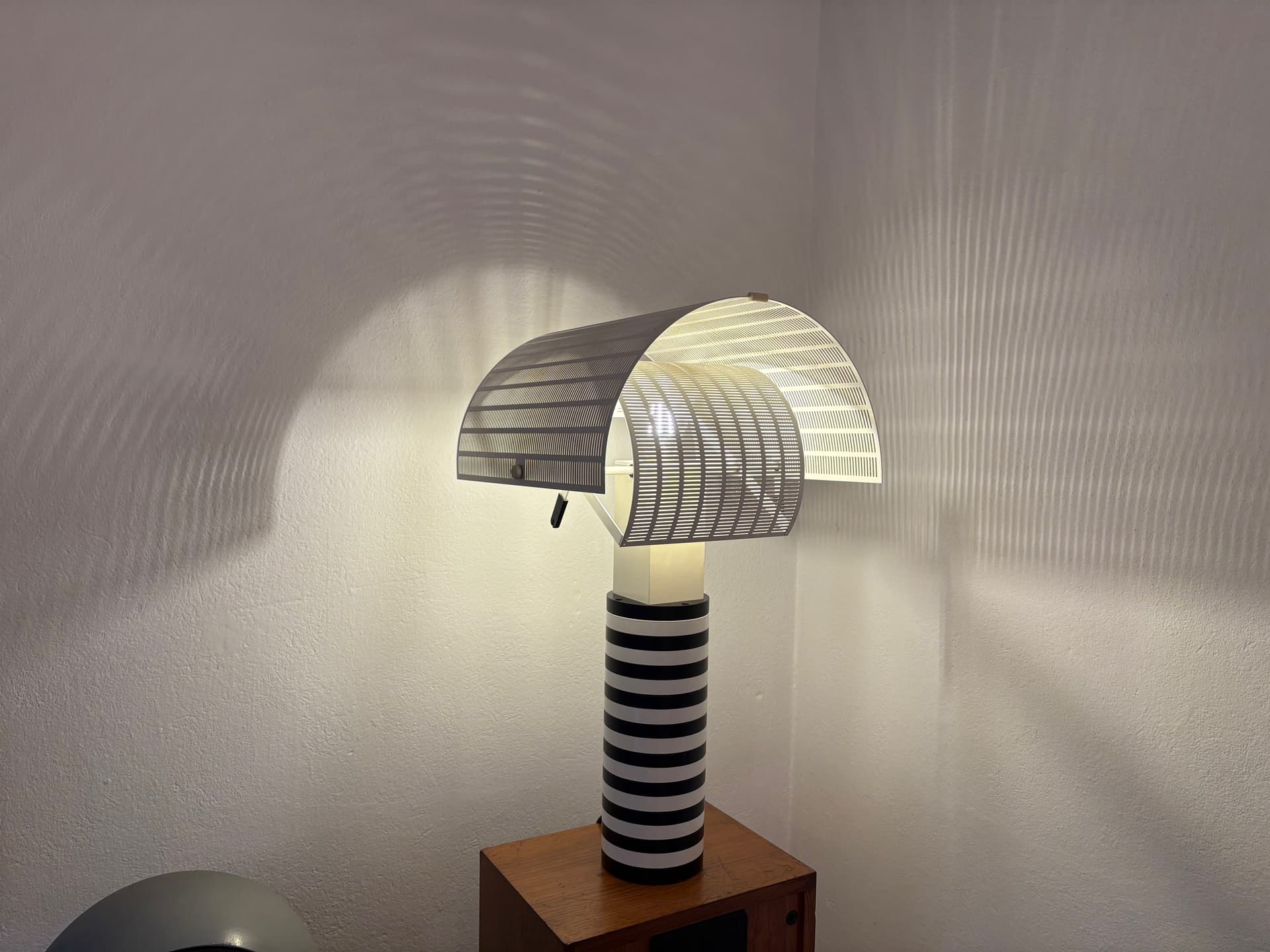 Lampa Shogun proj. Mario Botta , Artemide. Włochy, 1986r. - 130224