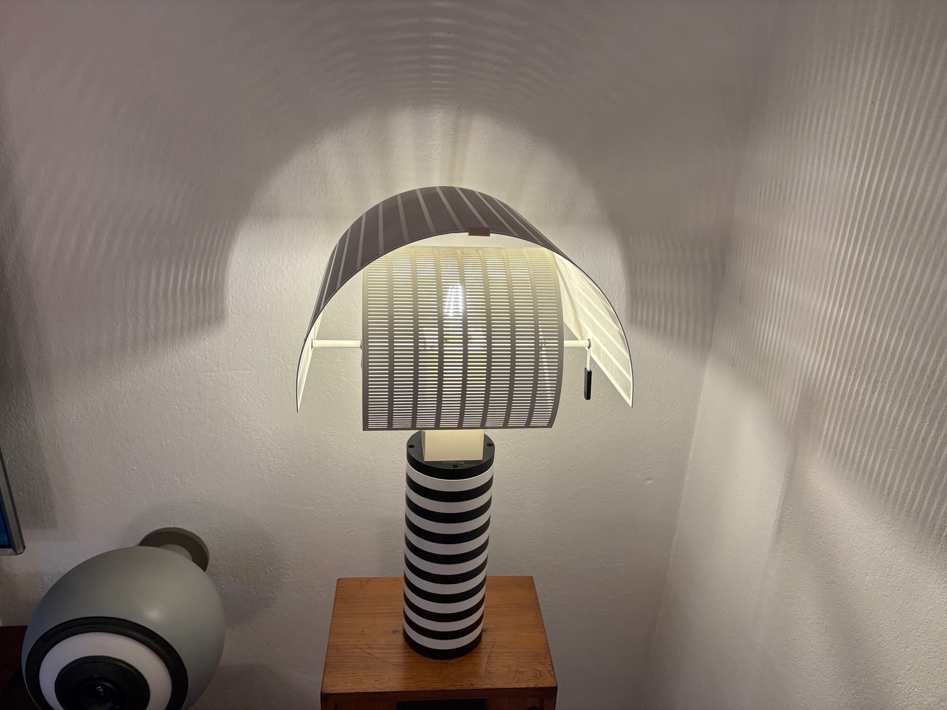 Lampa Shogun proj. Mario Botta , Artemide. Włochy, 1986r. - 130226