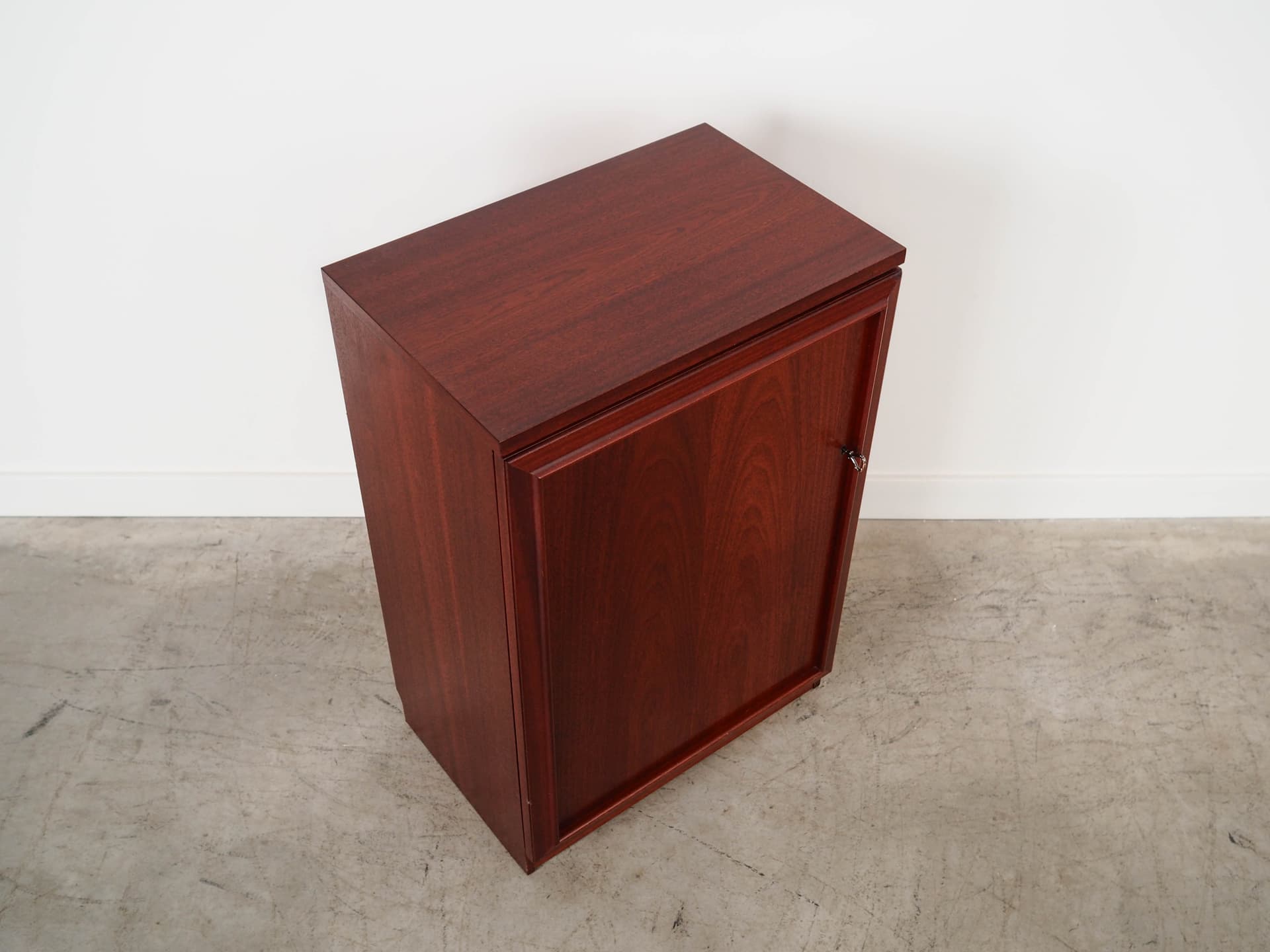 Cabinet, dark brown mahogany, Denmark, 1980s. - 130297