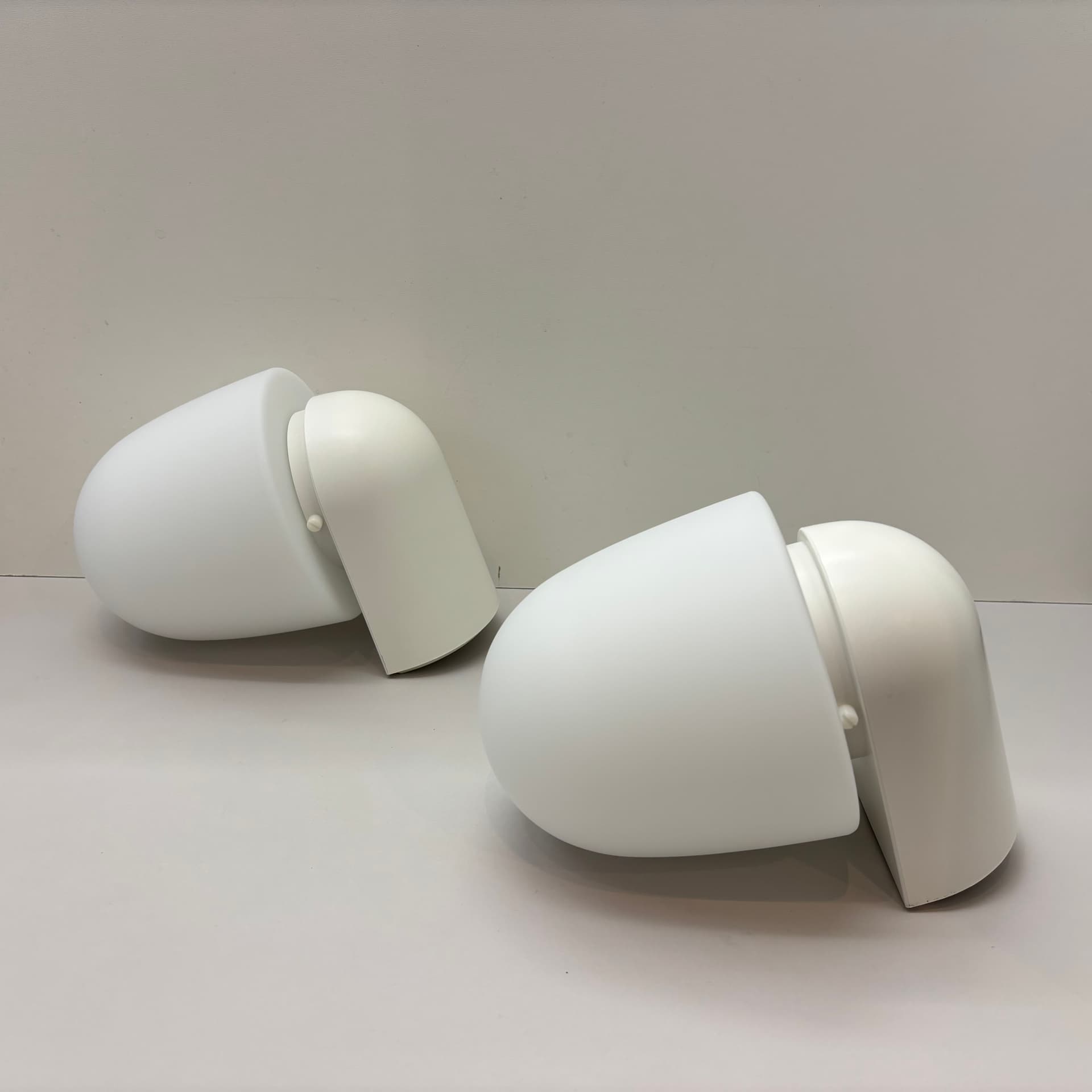 Para kinkietów Glashutte Limburg 3254, szkło opalowe białe, Niemcy, lata 80. - 130918