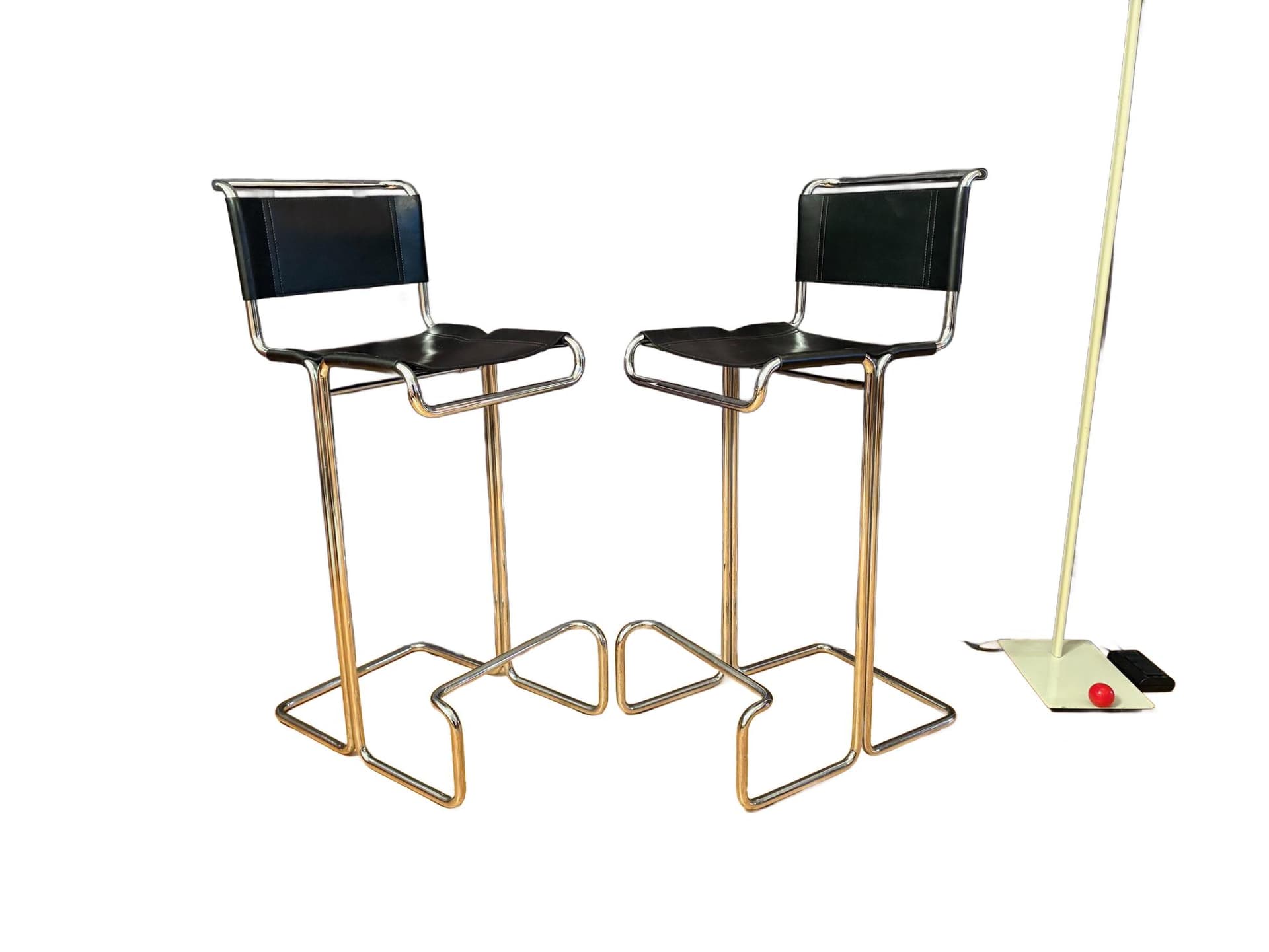 Para krzeseł barowych Linea Veam, skóra naturalna czarna, stal chromowana, Włochy, lata 80.