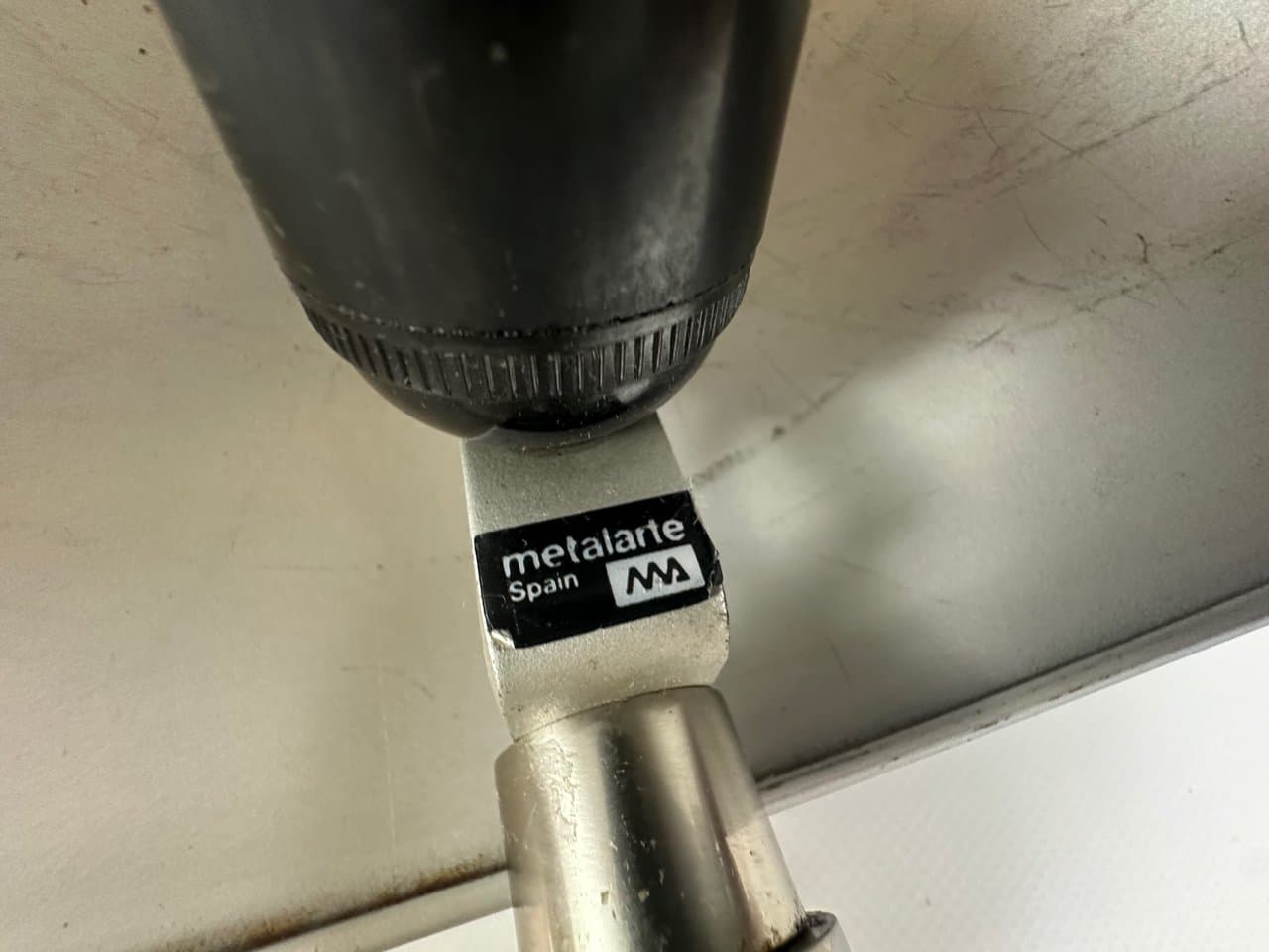 Lampa biurkowa, szary oliwkowy, metal nikiel, Hiszpania, lata 70. - 149963