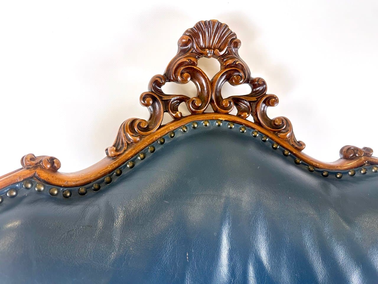 Armchair, blue leather, walnut, France, 19th c. - 150056