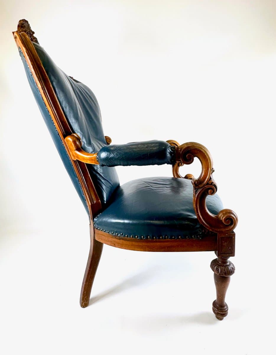 Armchair, blue leather, walnut, France, 19th c. - 150050