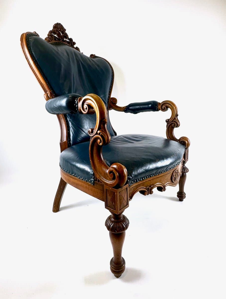 Armchair, blue leather, walnut, France, 19th c. - 150052
