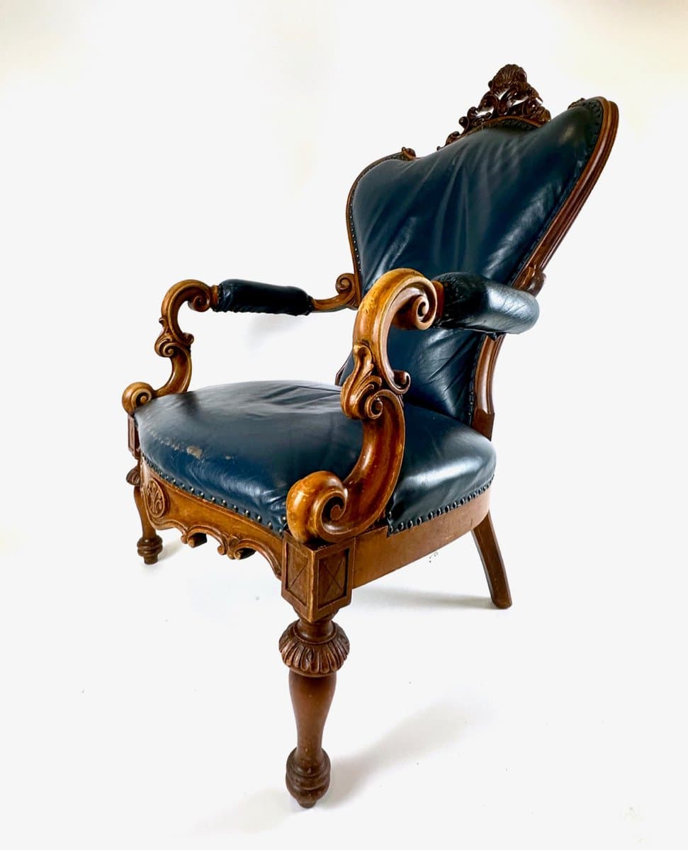 Armchair, blue leather, walnut, France, 19th c. - 150051