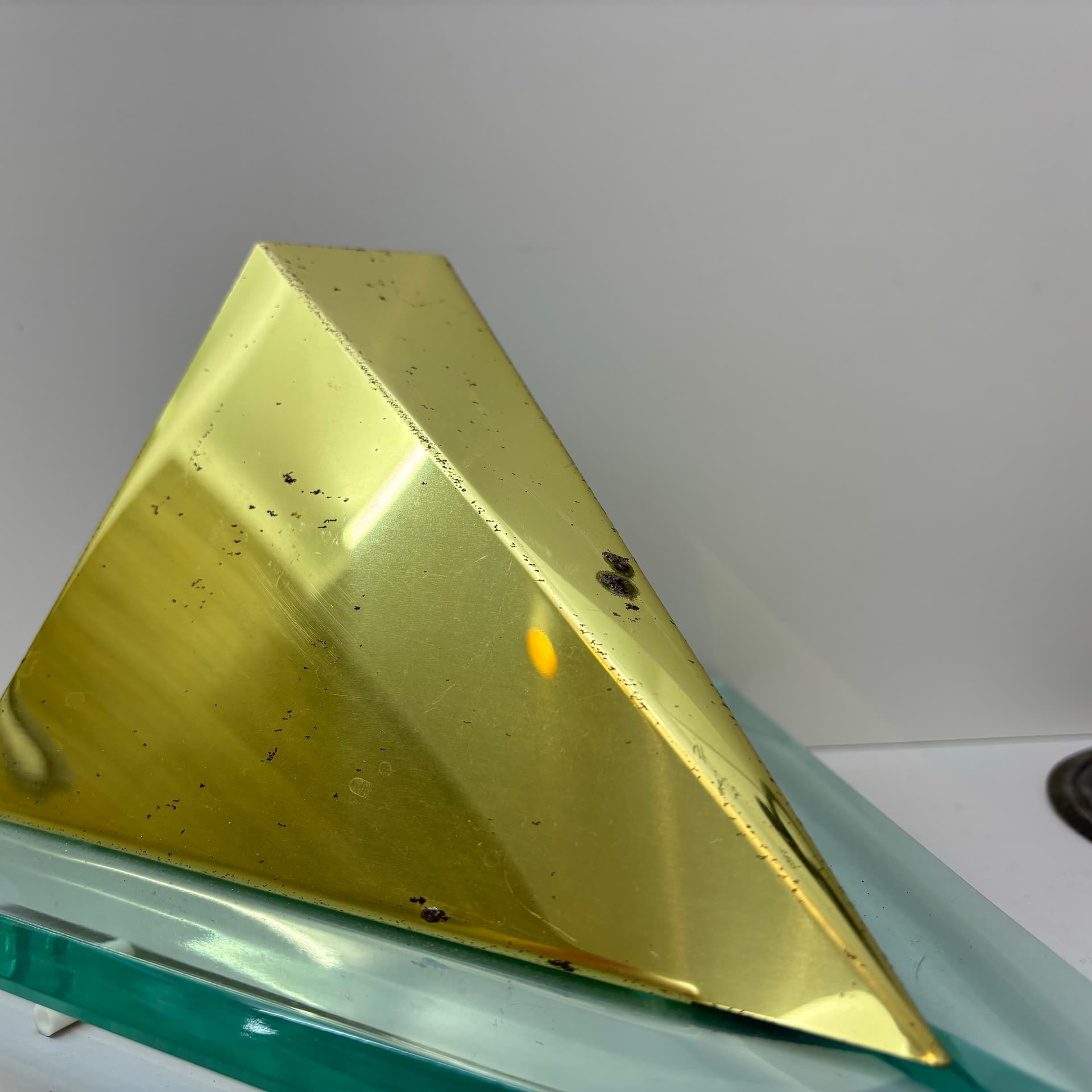 Pair of wall sconces Art Deco, gilt metal, acrylic, Germany, 1990s. - 131814