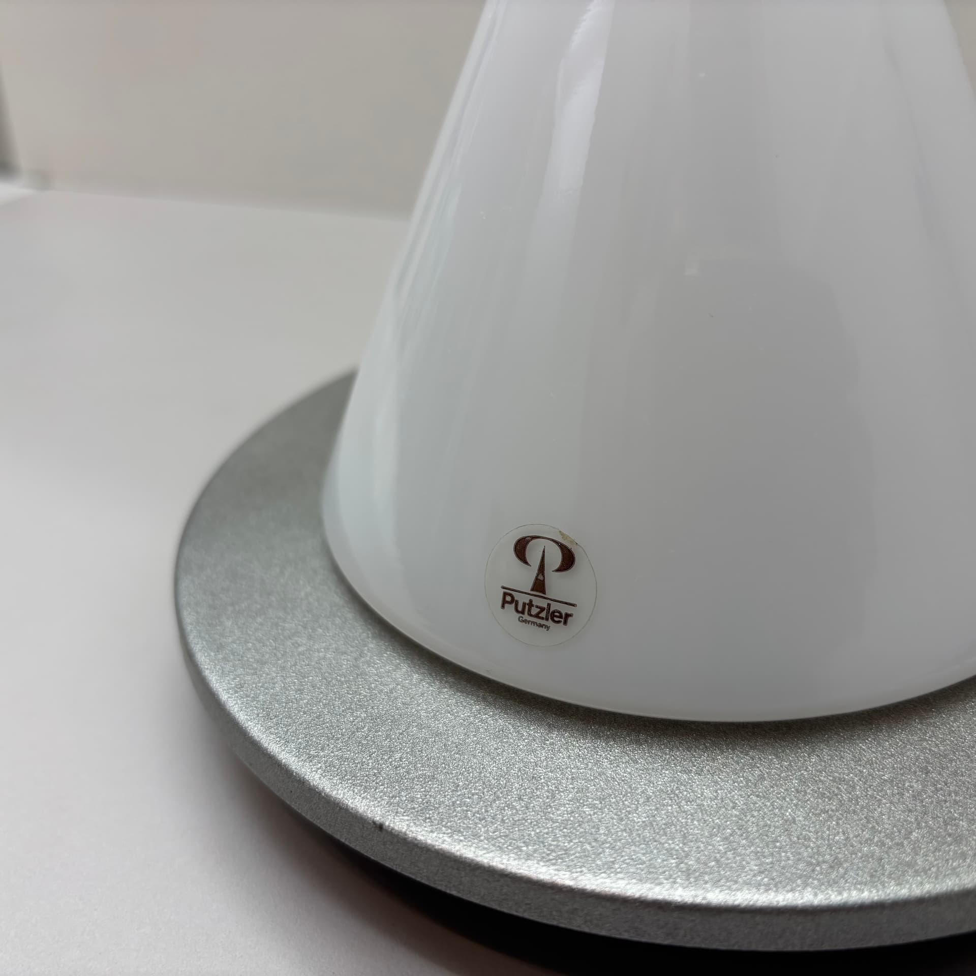 Lampka nocna, ivory white szkło, Peill&Putzler, Niemcy, lata 80. - 131856