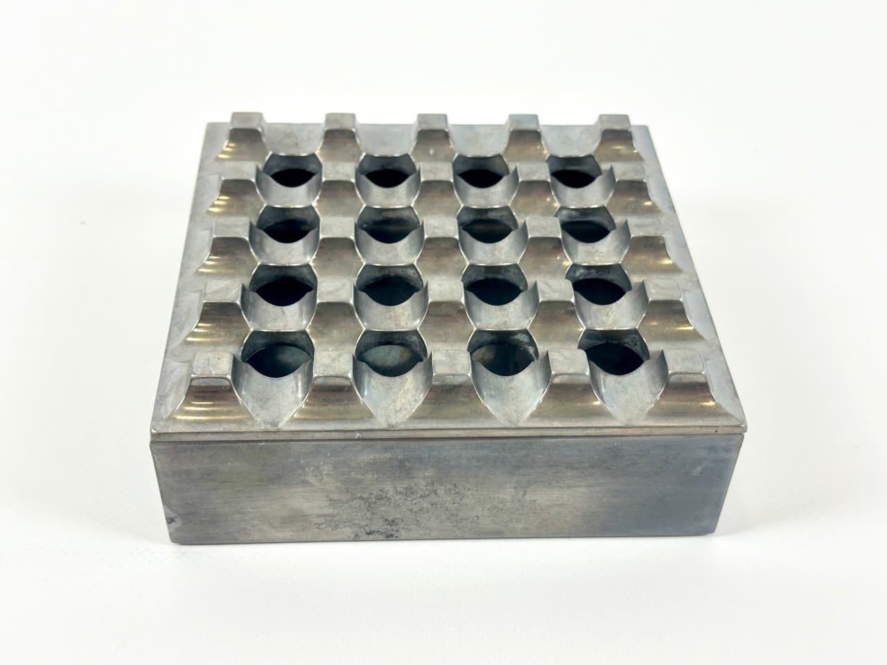 Popielniczka Ultima 15, srebrny, aluminium, proj. H. Bäckström, B. Ljungberg, Dania, lata 60. - 150276