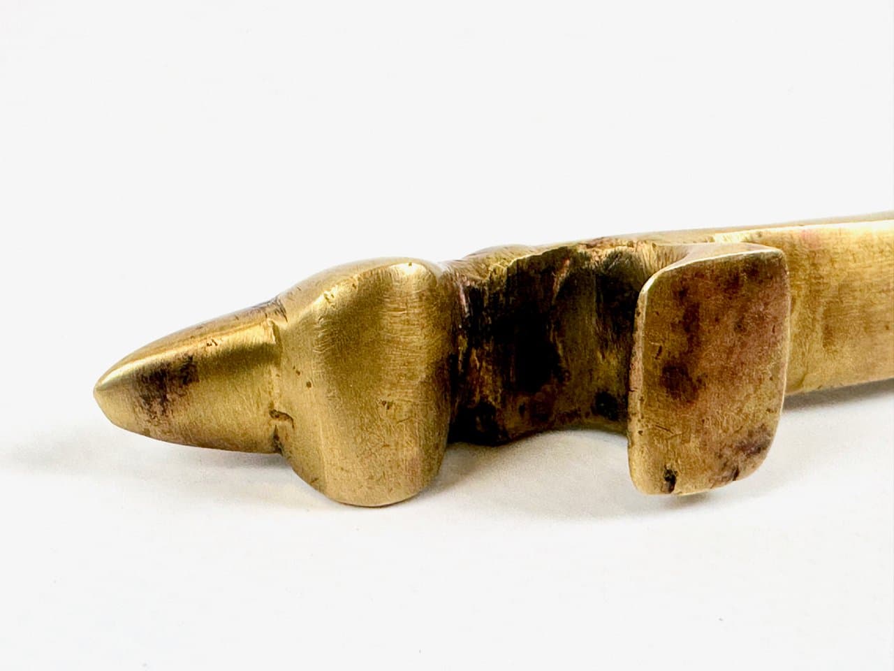 Otwieracz do listów jamnik, złoty, mosiądz, proj. W. Bosse, Austria, lata 60. - 150316