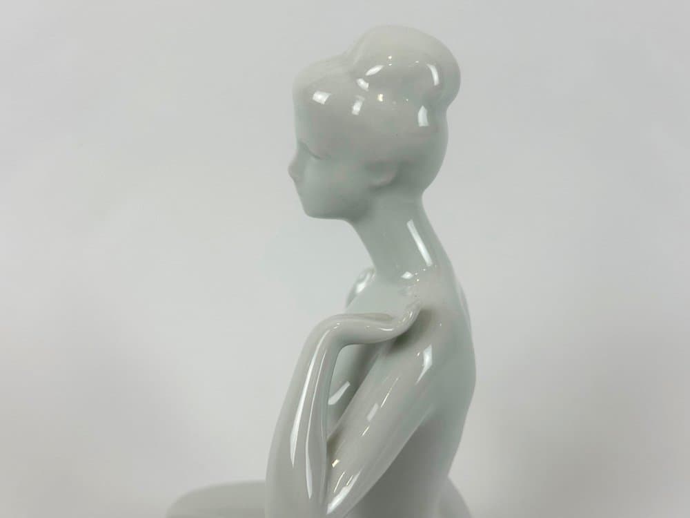 Figurine Woman, white porcelain, by J. Černoch, Royal Dux Bohemia, Czech Republic, 1960s. - 150358