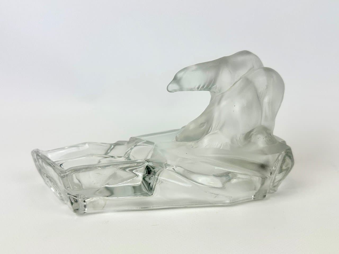 Popielniczka Art Deco Niedźwiedź polarny, szkło transparentne, Czechy, lata 30. - 150707