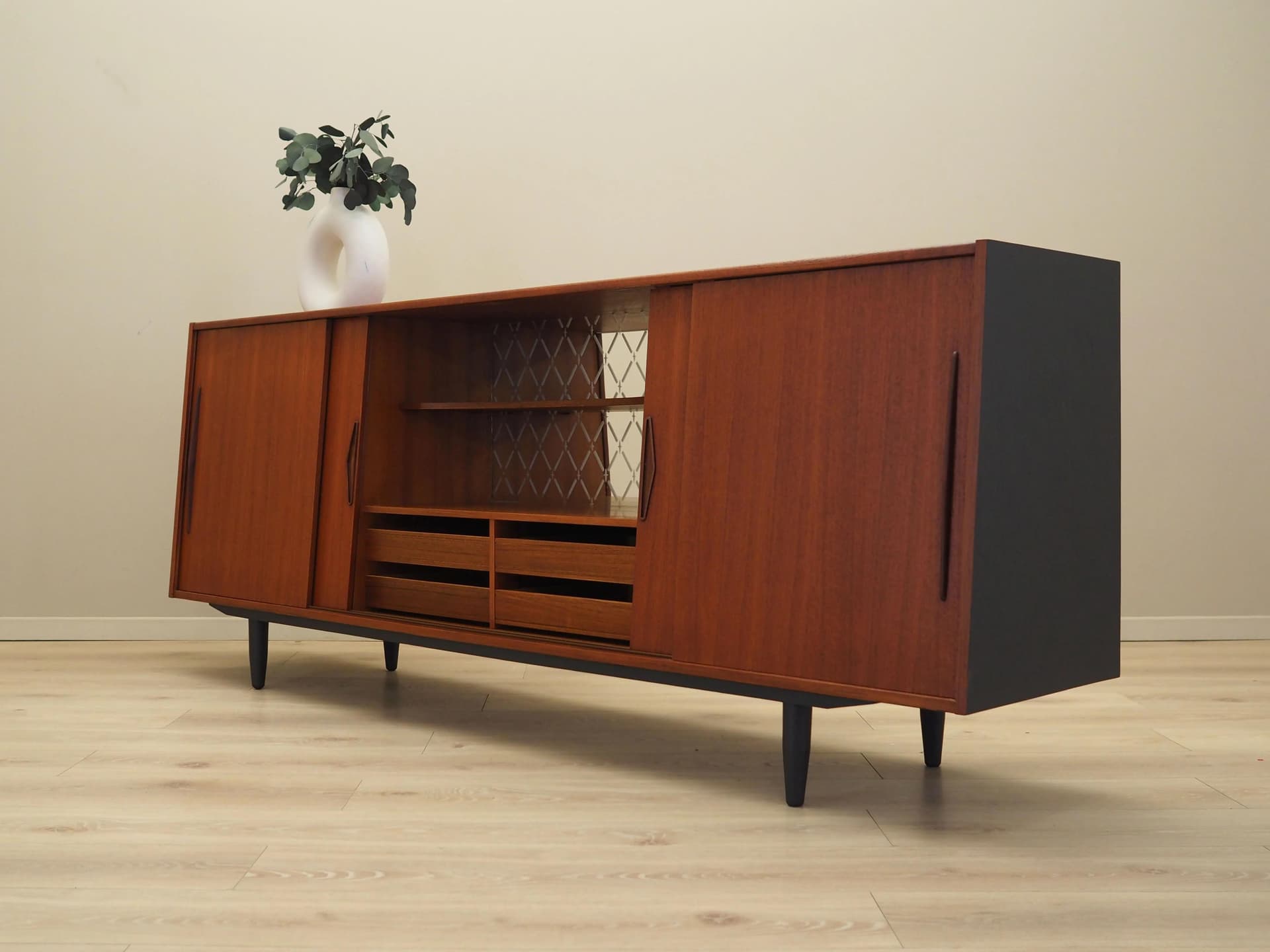 Sideboard, teak pomarańczowy, Dania, lata 70. - 9390