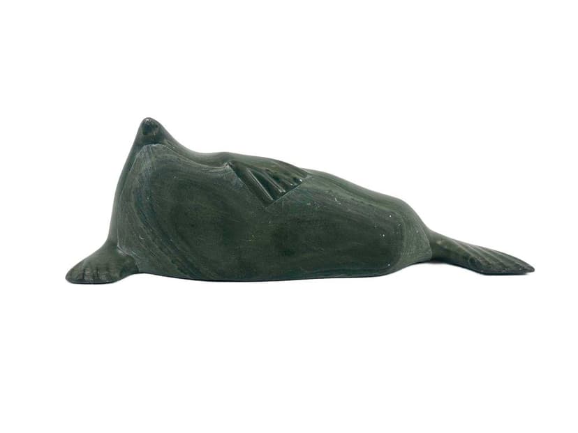 Rzeźba foki, mydłowiec srebrny, art. S. Meeko Nastapoka, Kanada, lata 50.