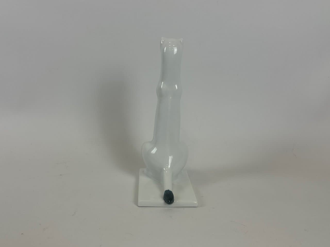 Figurka gronostaja, biały, porcelana, proj. T. Vaa, Porsgrund, Norwegia, lata 60. - 151135