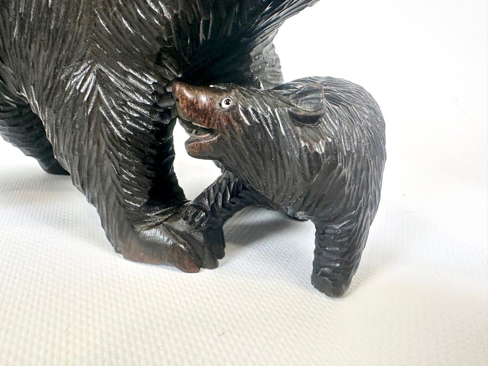 Ainu Figurine Bear with Cub, brown walnut, Japan, early 20th c. - 151250