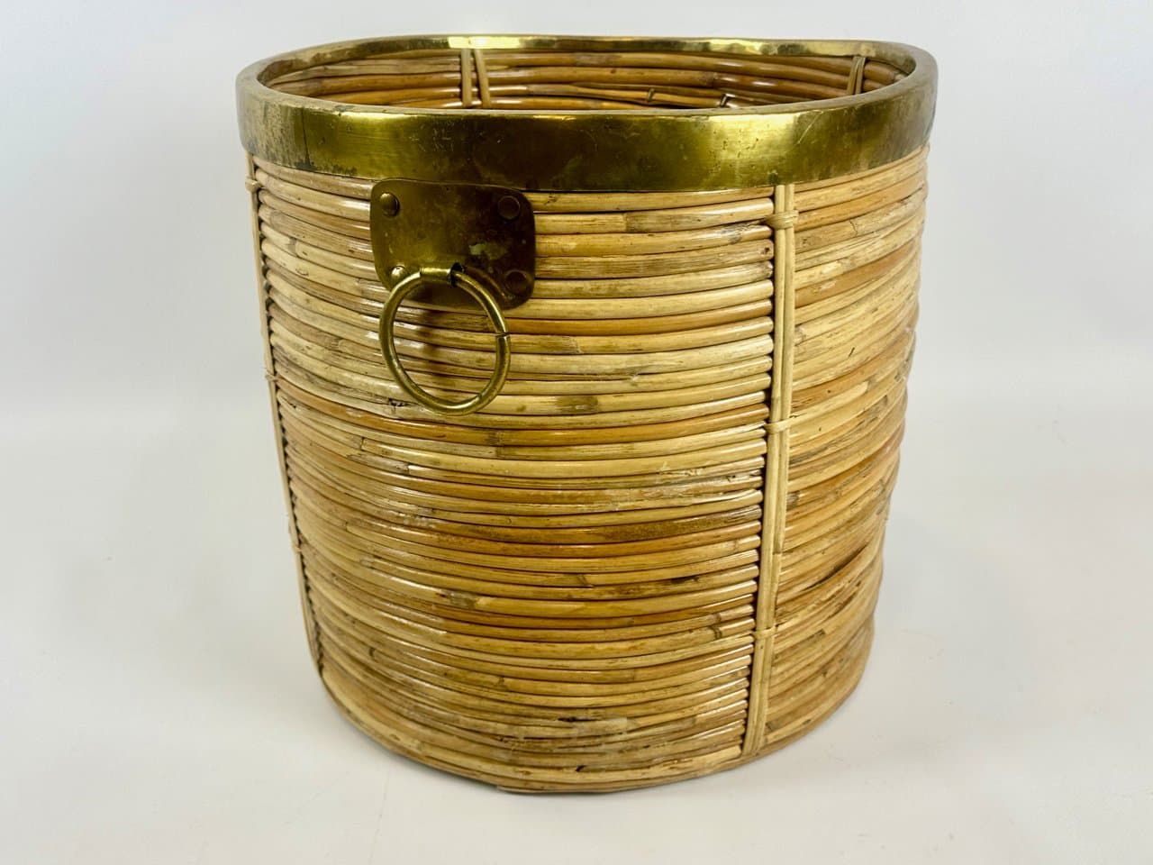 Basket mid-century, beige bamboo, brass, Italy, 1950s - 151280