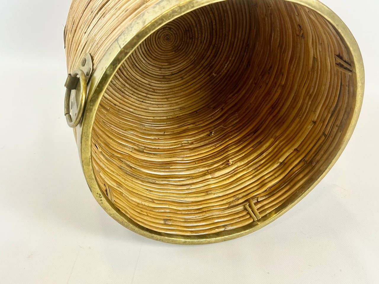 Basket mid-century, beige bamboo, brass, Italy, 1950s - 151285