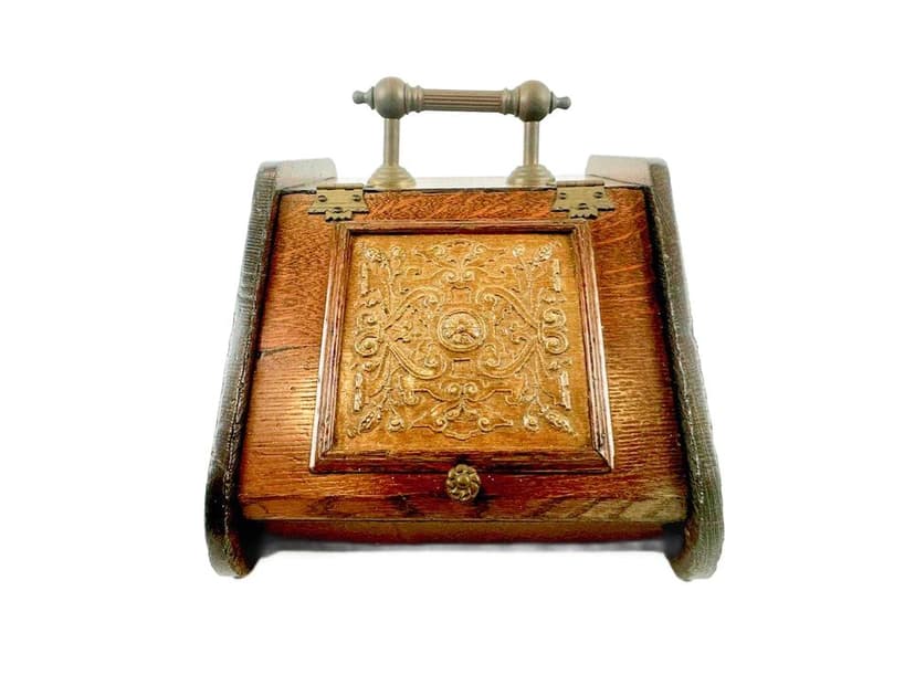Coal scuttle Victorian, brown oak, golden brass, 19th c.