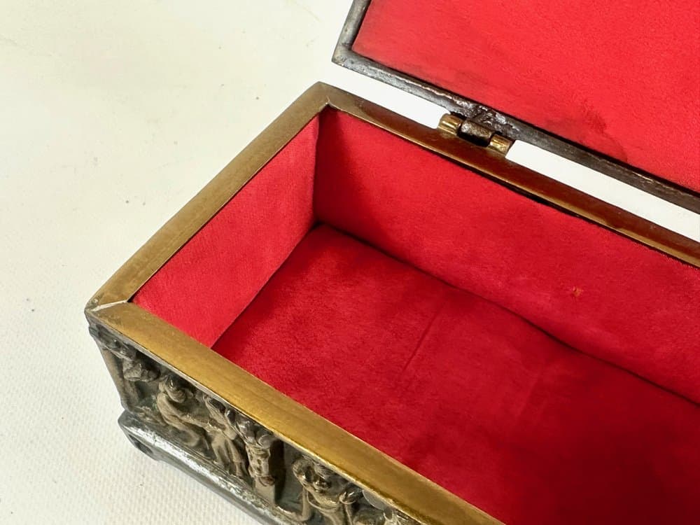 Jewelry Box, Gothic Revival, golden, bronze, 19th c. - 151453