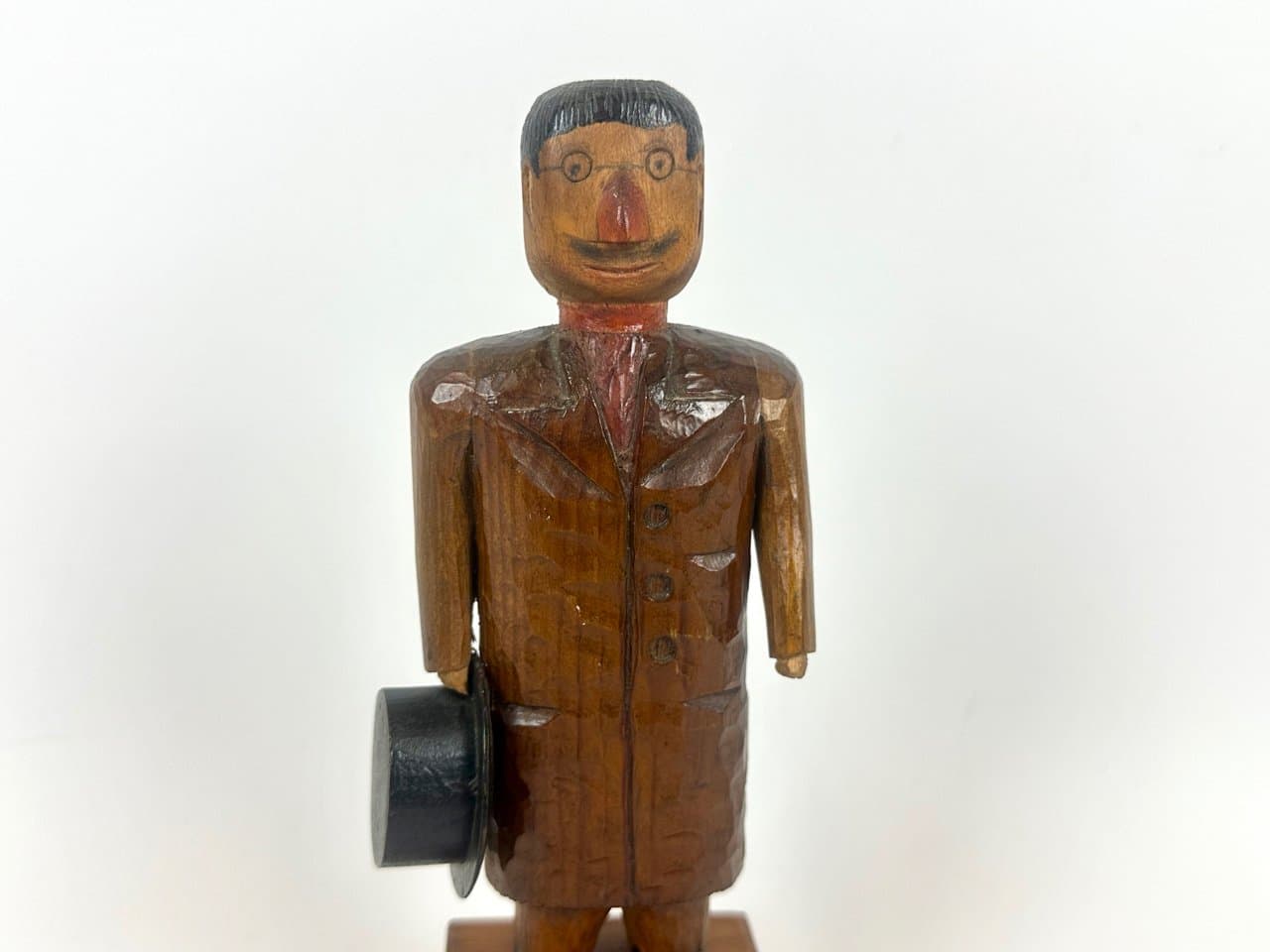 Figura mężczyzny z kapeluszem, brązowy, drewno, Szwecja, lata 10. - 151498