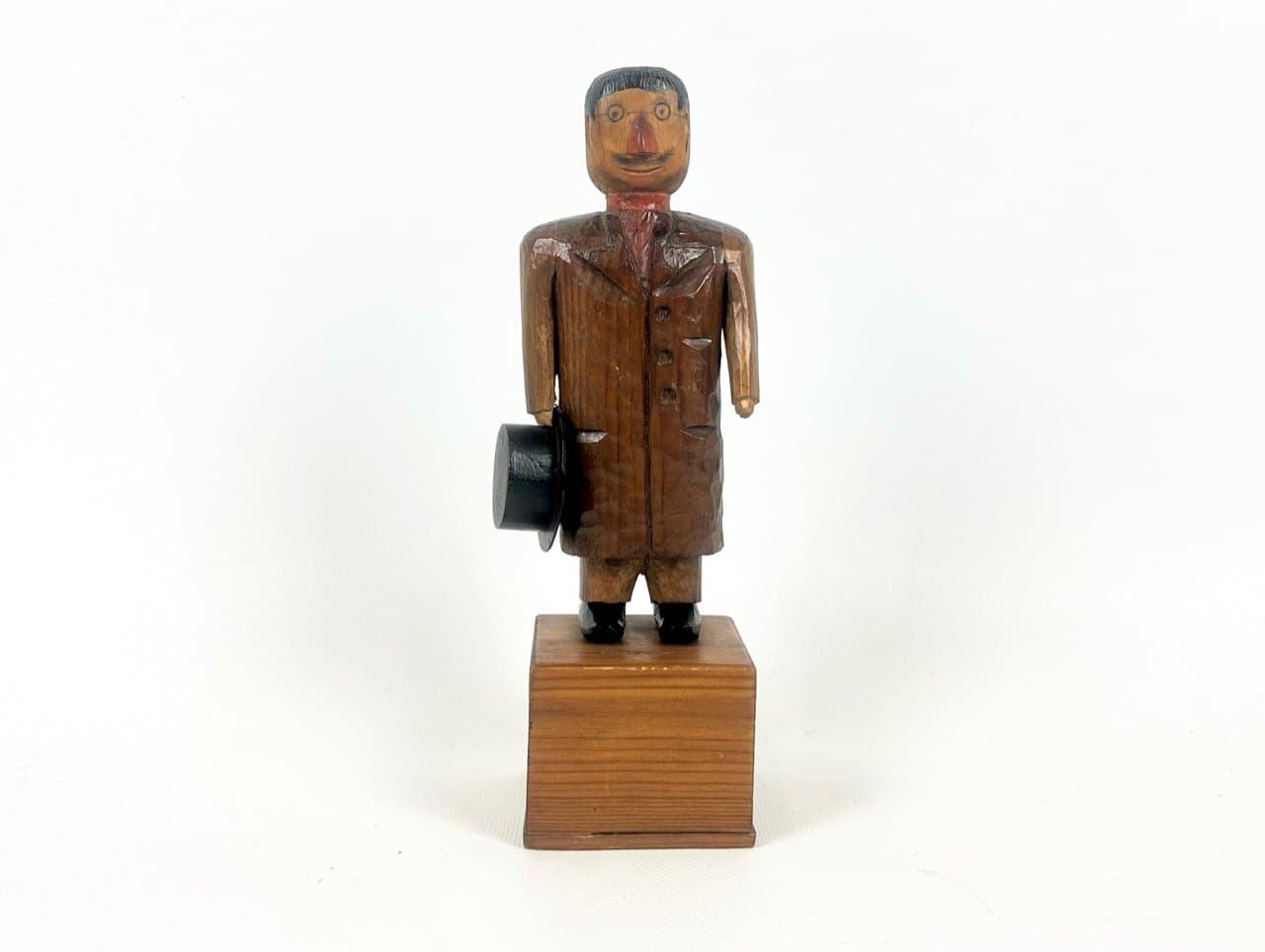 Figura mężczyzny z kapeluszem, brązowy, drewno, Szwecja, lata 10. - 151499