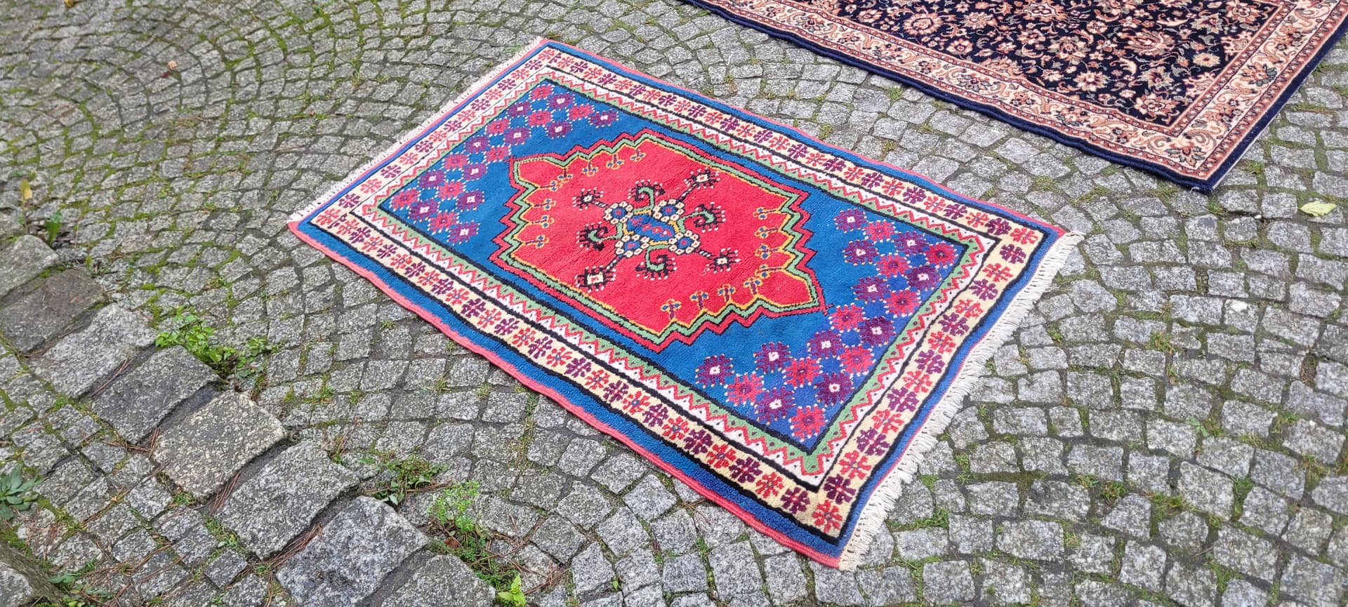 Dywan tunezyjski, czerwony 150x85cm, wełna, Tunezja, lata 60. - 134772