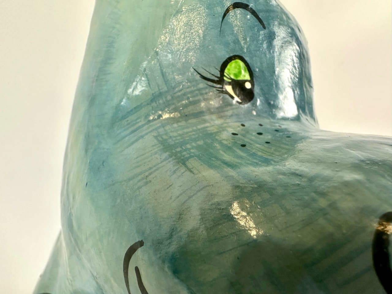 Figurka hipopotama siedzącego, niebieski, papier mâché, lata 60. - 151581