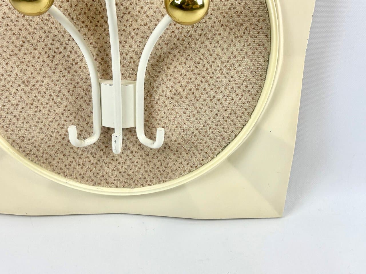 Wieszak ścienny, kość słoniowa, metal, tkanina, plastik, Niemcy, lata 70. - 151585