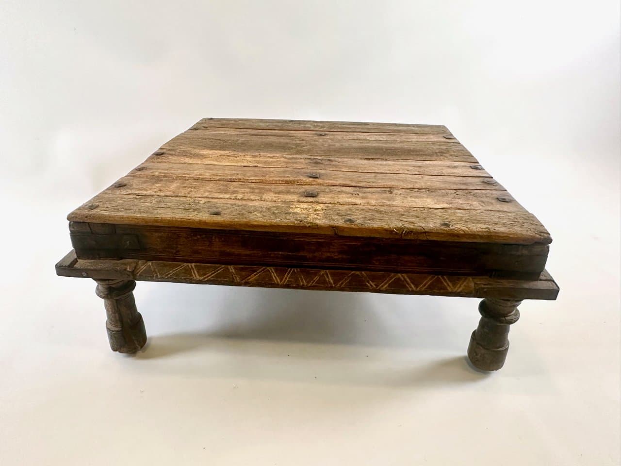 Coffee table, brown wood steel, India, 19th c. - 152005