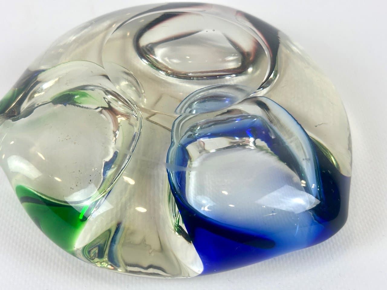 Ashtray Tirgu-Mures, multicolor glass, Romania, 1960s. - 152075