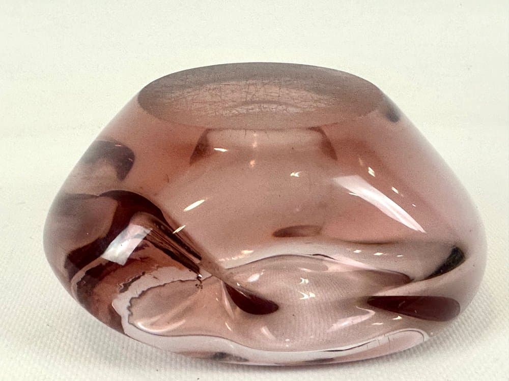 Popielniczka artystyczna, fuksja transparentna, szkło, proj. J. Hospodka, Czechy, lata 60. - 152089