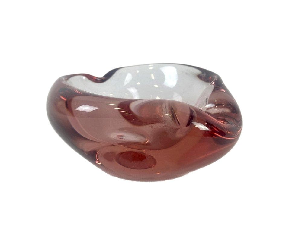 Popielniczka artystyczna, fuksja transparentna, szkło, proj. J. Hospodka, Czechy, lata 60. - 148499