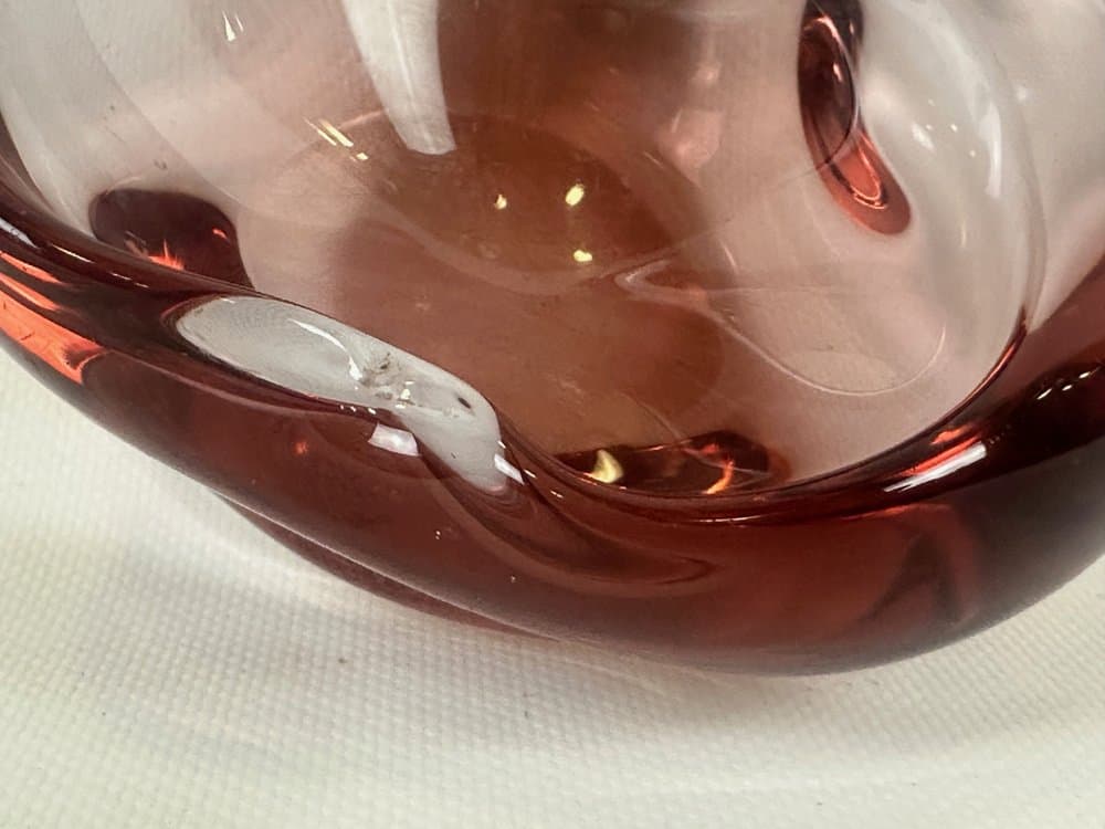 Popielniczka artystyczna, fuksja transparentna, szkło, proj. J. Hospodka, Czechy, lata 60. - 152085