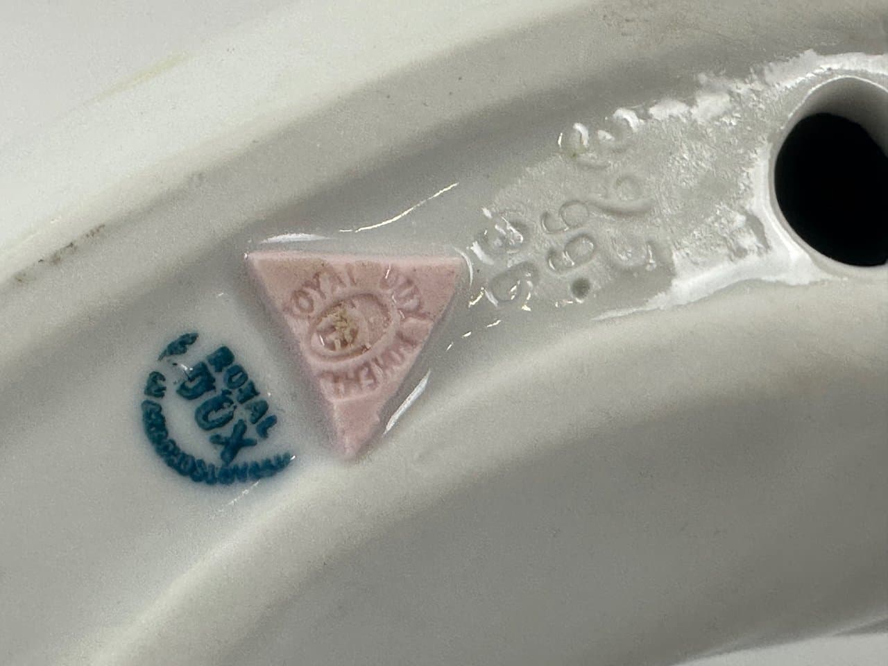 Figurka foka, biały, porcelana, Royal Dux Bohemia, Czechosłowacja, lata 60. - 152233