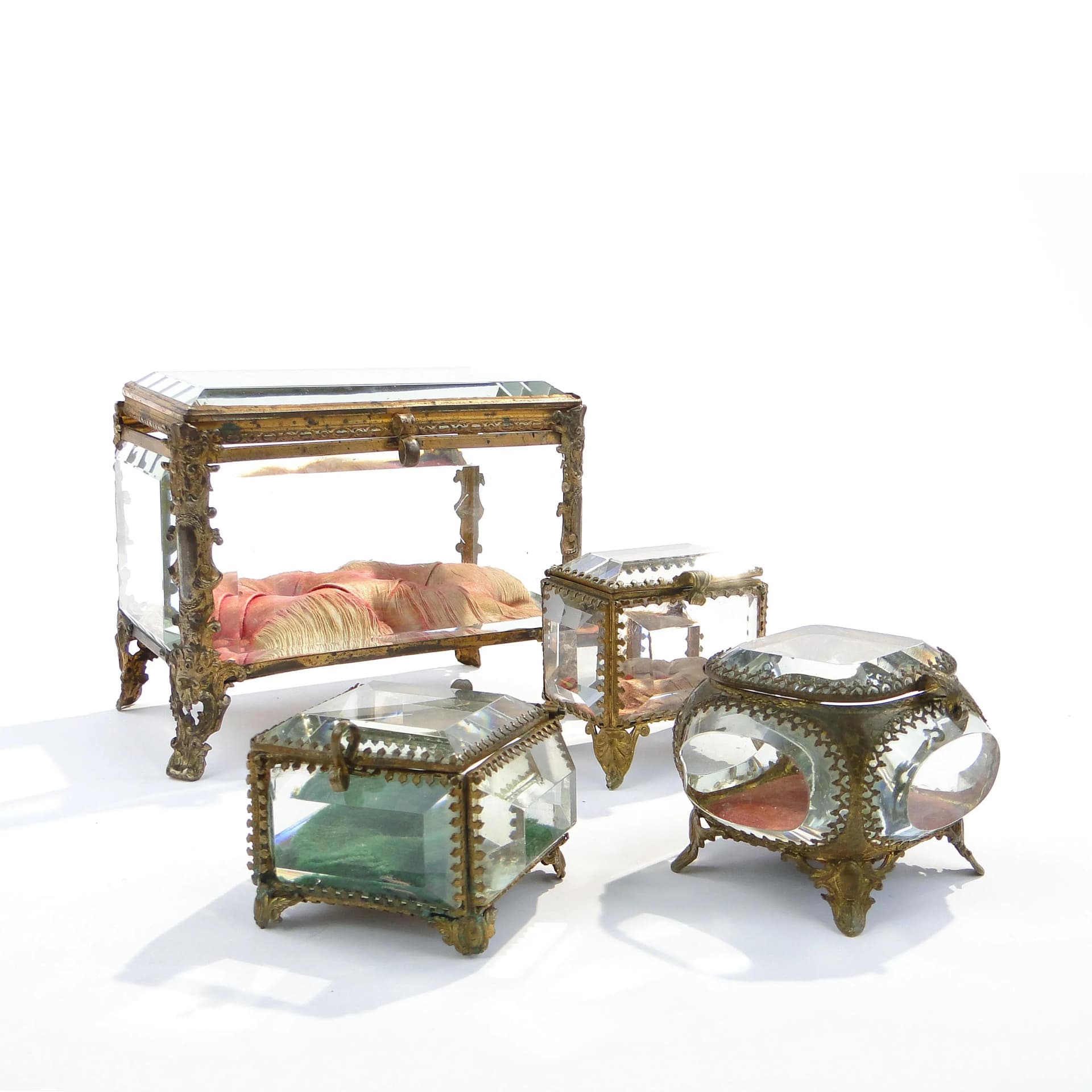 Jewelry box, transparent crystal glass, gilt bronze, France, 19th c. - 9165