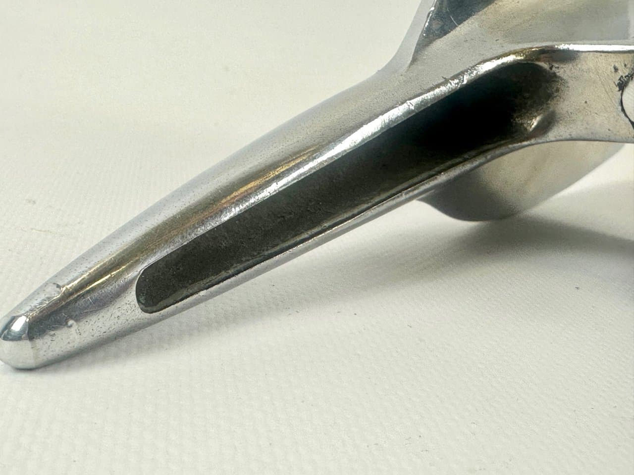 Maskotka samochodowa Art déco Simca Ariane, srebrny, mosiądz niklowany, marmur czarny, Francja, lata 60. - 152377