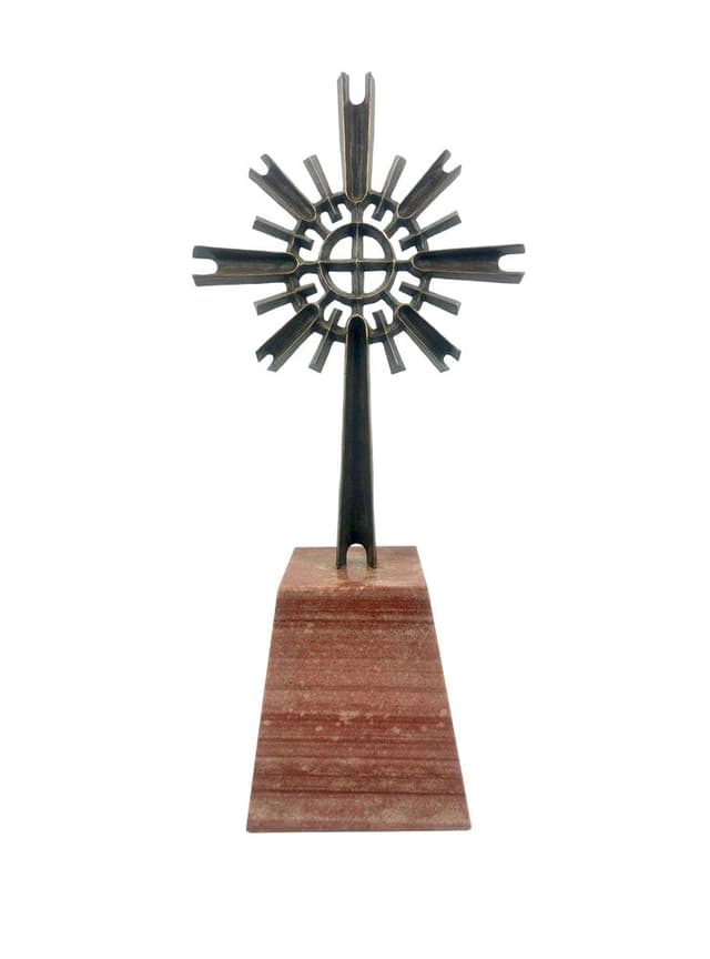 Krzyż pamiątkowy, brąz ciemnobrązowy, marmur ciemnobrązowy, Niemcy, lata 60. - WYMIARY